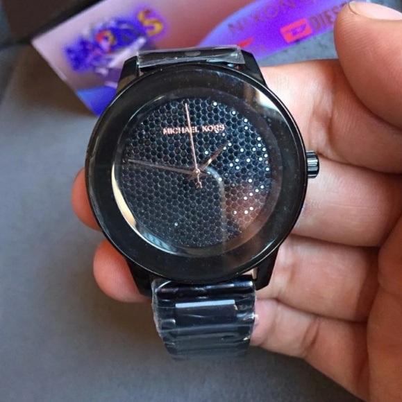 (1 LEFT IN STOCK)new Michael Kors Black watch main image 6